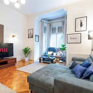 Apartment Beautiful Spacious Three-Room Suite Close To Buda Castle, Budapest